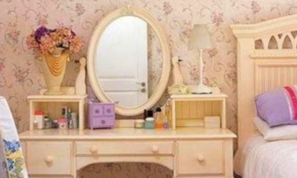 镜子放在客厅什么位置好？如何选购镜子？