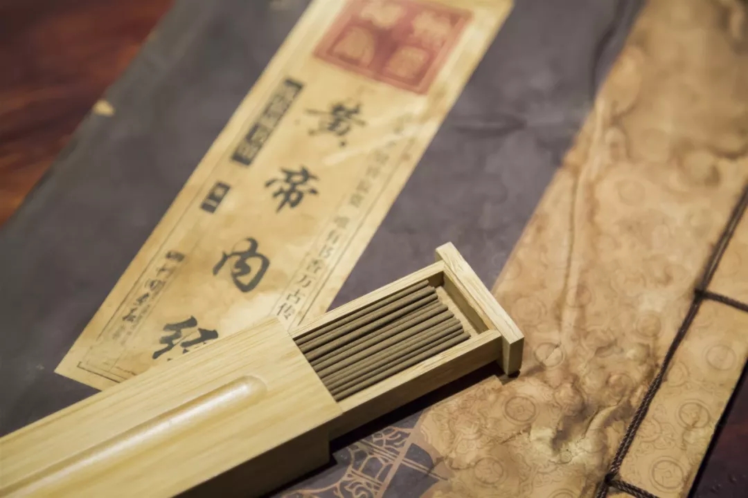 五行理念将人的体质分为了五种，即木形人、火形人、土形人、金形人和水形人