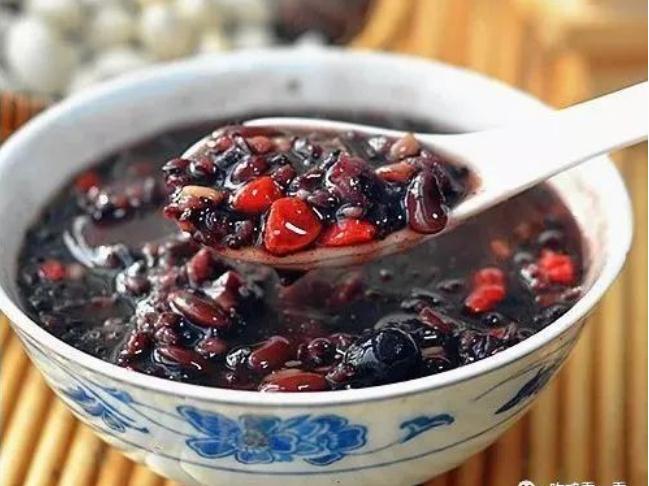 女人养生补血、补铁让头发变得乌黑发亮的养生粥做法大全