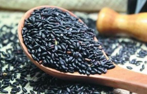 女性必看,排毒养颜吃什么最好？薏米养颜，糯米排毒，