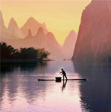 你能依靠美色来赚钱吗？姿色能成为你的赚钱利器吗？