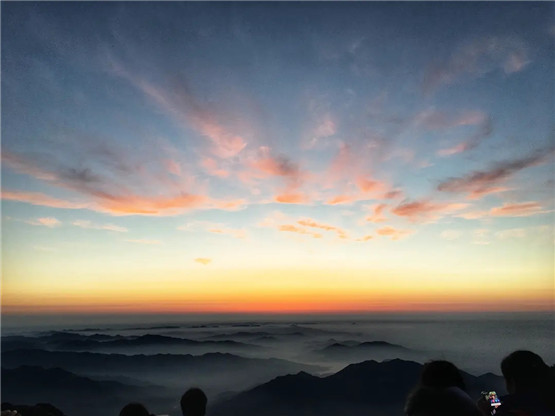 人生中难免会遇到一些失败挫折，陷入厄运绝境谁能帮他（她）推开希望的心窗？