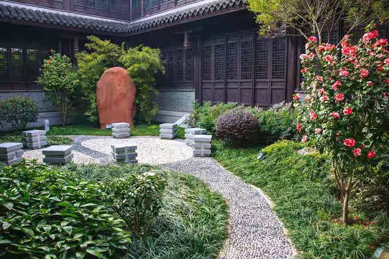 寺庙是神明的所在地挨着庙的房子风水好吗？