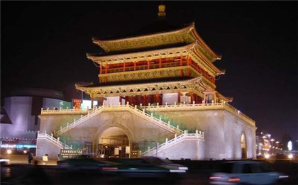 有关为人处世的民间谚语，天凭日月，人凭良心