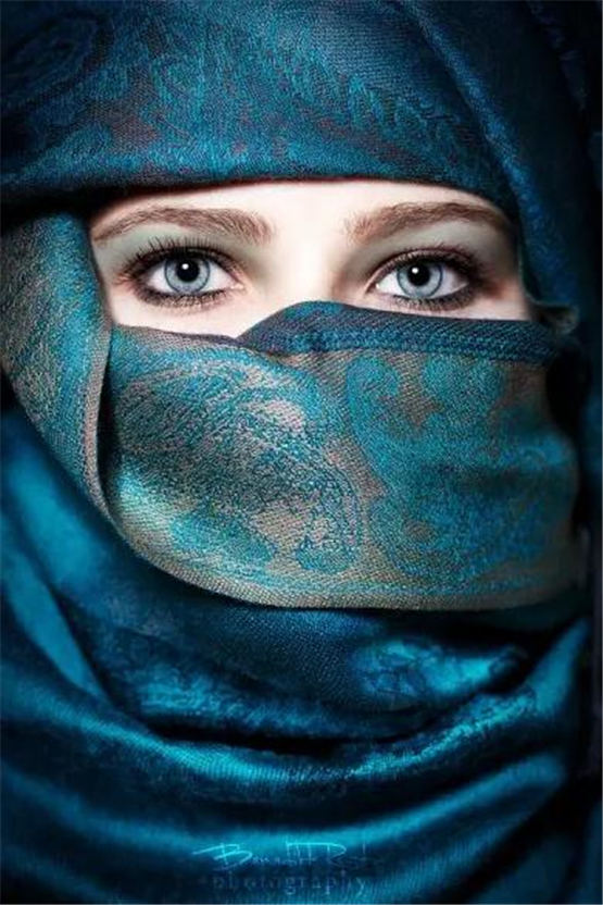 日本名人名言（中日对照）相信别人，更要一百倍地相信自己