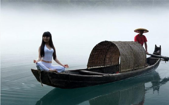 云南省大理白族谚语 羊子吃奶跪母前，乌鸦寻食喂母亲