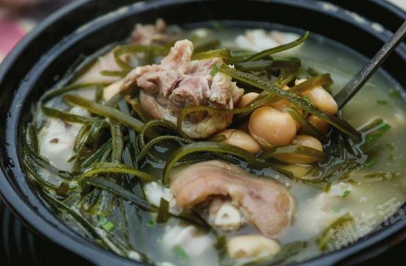 女人气血充足就面色红润,女人40岁后常喝补气血养生汤延缓衰老