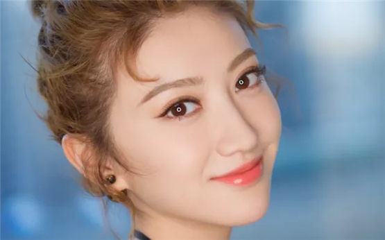 女性补气血要喝什么汤呢?西瓜乌鸡汤长期喝能让皮肤润滑