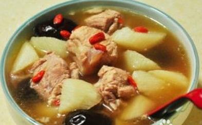 揭秘女人必吃的7款补气血养生汤,雪梨猪脚汤降血压和滋养清热