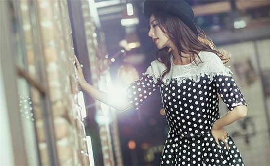 国学经典唐朝诗词【调笑令】原文及解析