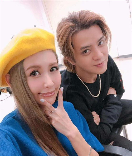 有关于耳朵的民间名人谚语,女人是用耳朵恋爱的