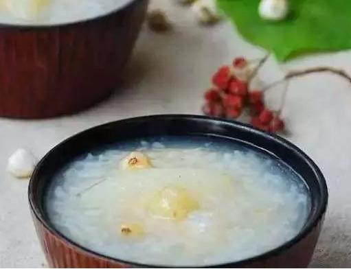 极力推荐可以延年益寿养生粥,教给你14种养生粥的做法大全 