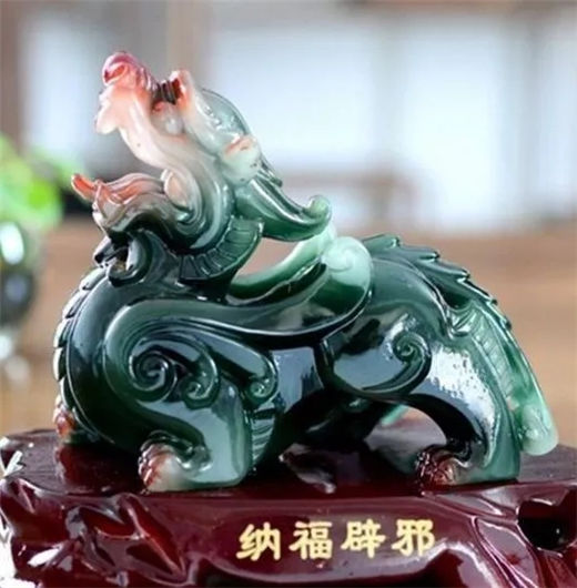 李嘉诚的名言,乐观者在灾祸中看到机会；悲观者在机会中看到灾祸