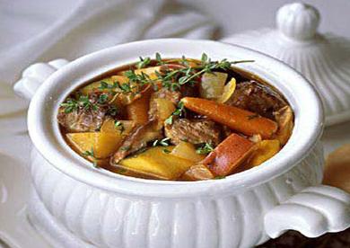 养颜美容又补身体的中药补气血汤，八珍乌鸡汤补气血还享受美食