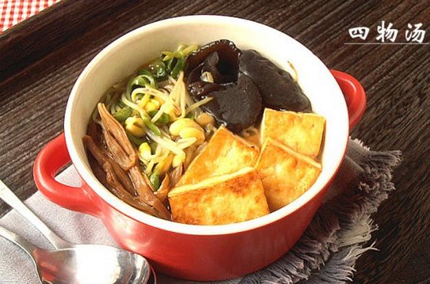 养颜美容又补身体的中药补气血汤,八珍乌鸡汤补气血还享受美食 养颜美容又补身体的中药补气血汤,八珍乌鸡汤补气血还享受美食