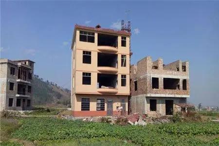 农村风水自建房的后门不能乱开，其中的风水禁忌要知道！