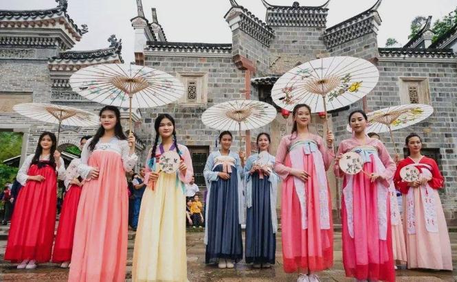 女性春季养生的小常识，“夜卧早起，广步于庭”增强机体的免疫功