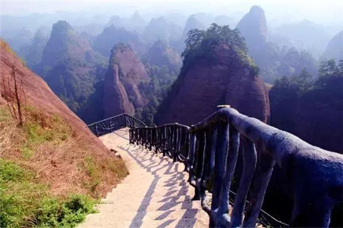 国学经典唐诗三百首【适越留别谯县张主薄申屠少府】原文及解析