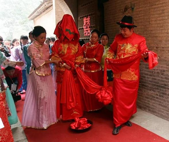 国学经典唐诗三百首【玉台体】原文及解析