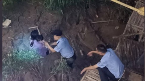 丈夫迷恋女主播 22岁妻子带女儿投江：自己无经济收入