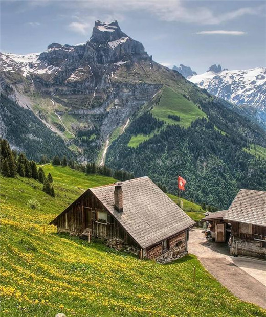 夏季外出如何防止紫外线伤眼呢？