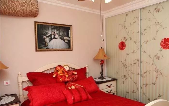 卧室摆放结婚照有什么好处