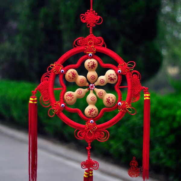 客厅挂葫芦好还是挂中国结好