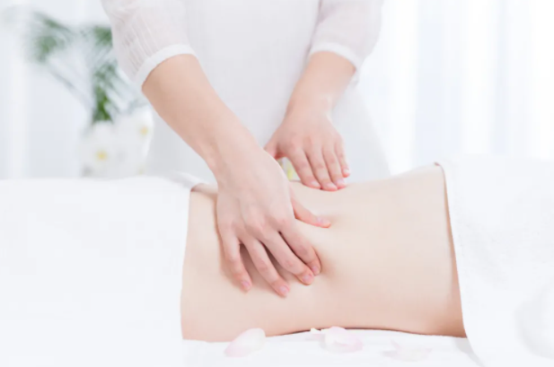 女性久坐容易导致妇科病，一定要适当放松